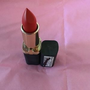 L'OREAL PARIS COLOUR RICHE Matte Lipsticks ~ #102